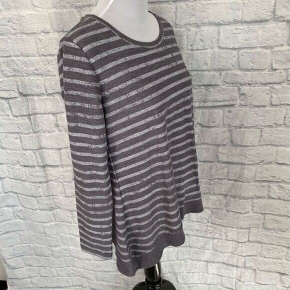 Silverwear Longsleeve angle cut top striped w/distressed pattern sz M - Picture 11 of 13